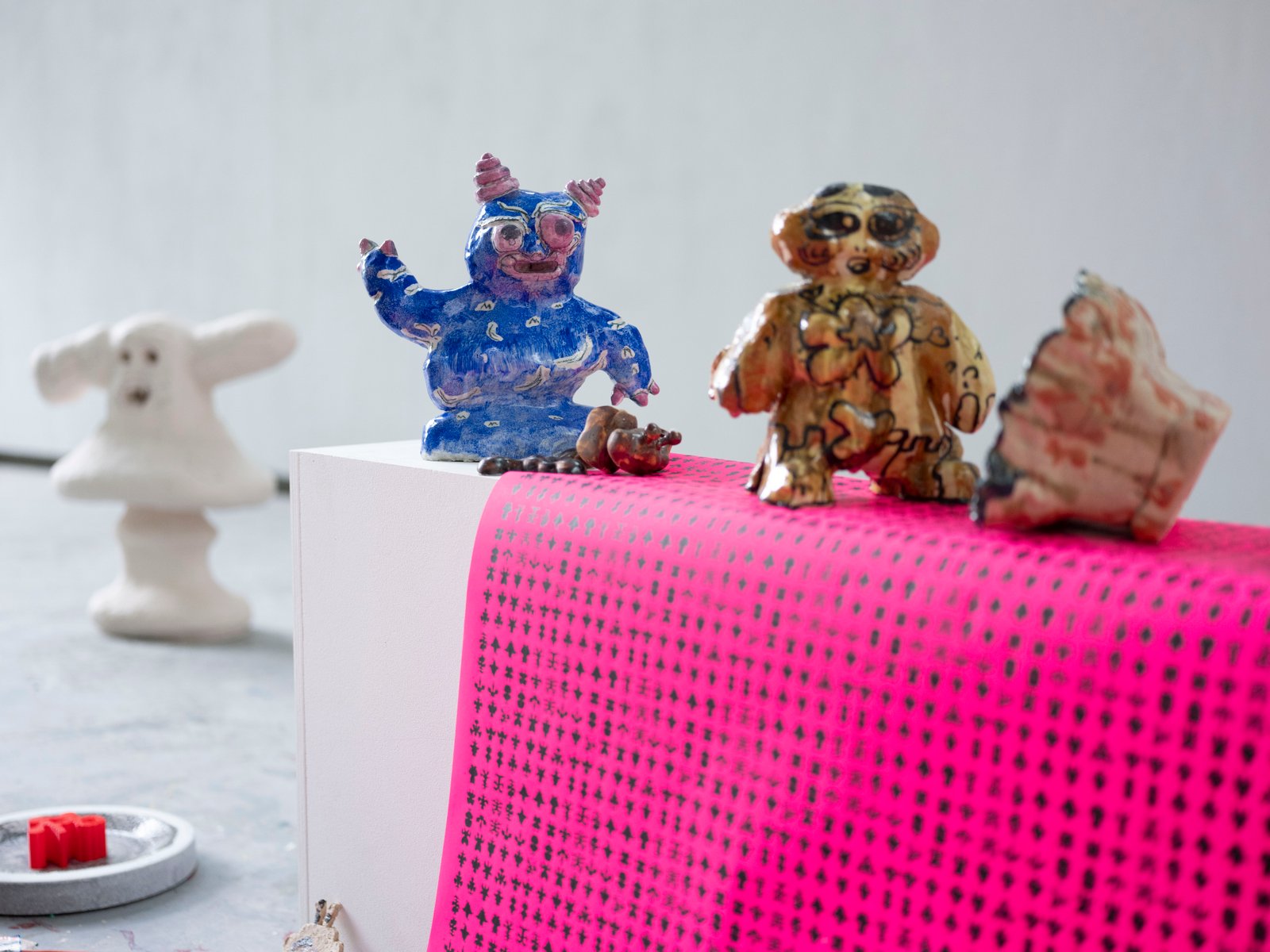 Installation view: maniaka glitchoss, 2023. Photo: Anna Haillot.